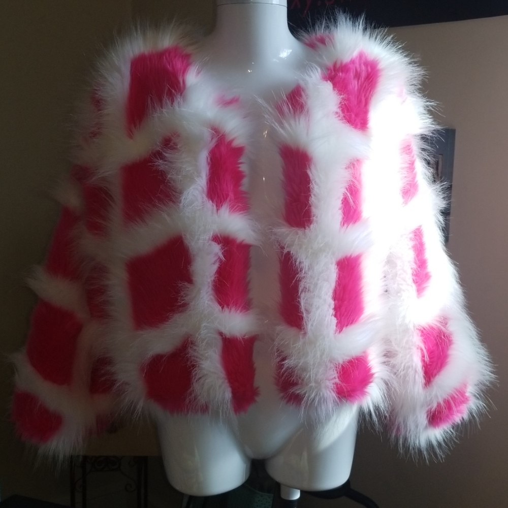 NECK TURNING PINK AND WHITE FAUX FUR